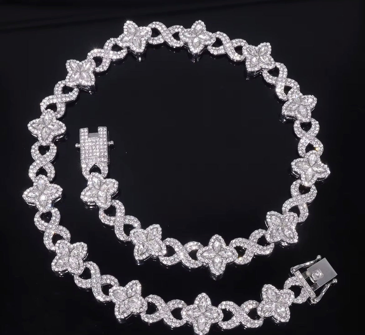 Clover Leaf Cuban Chain