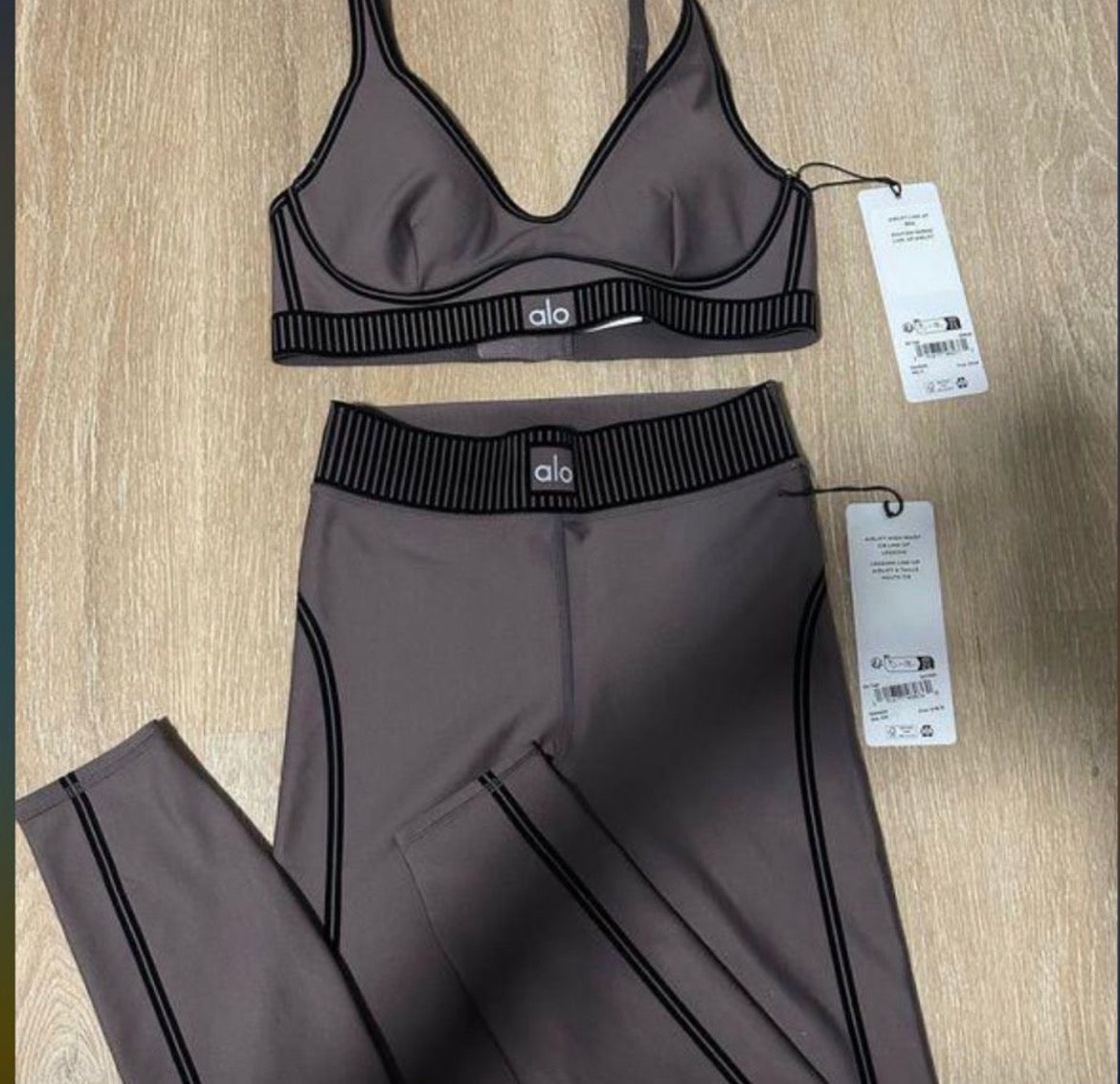 Alo Yoga Set