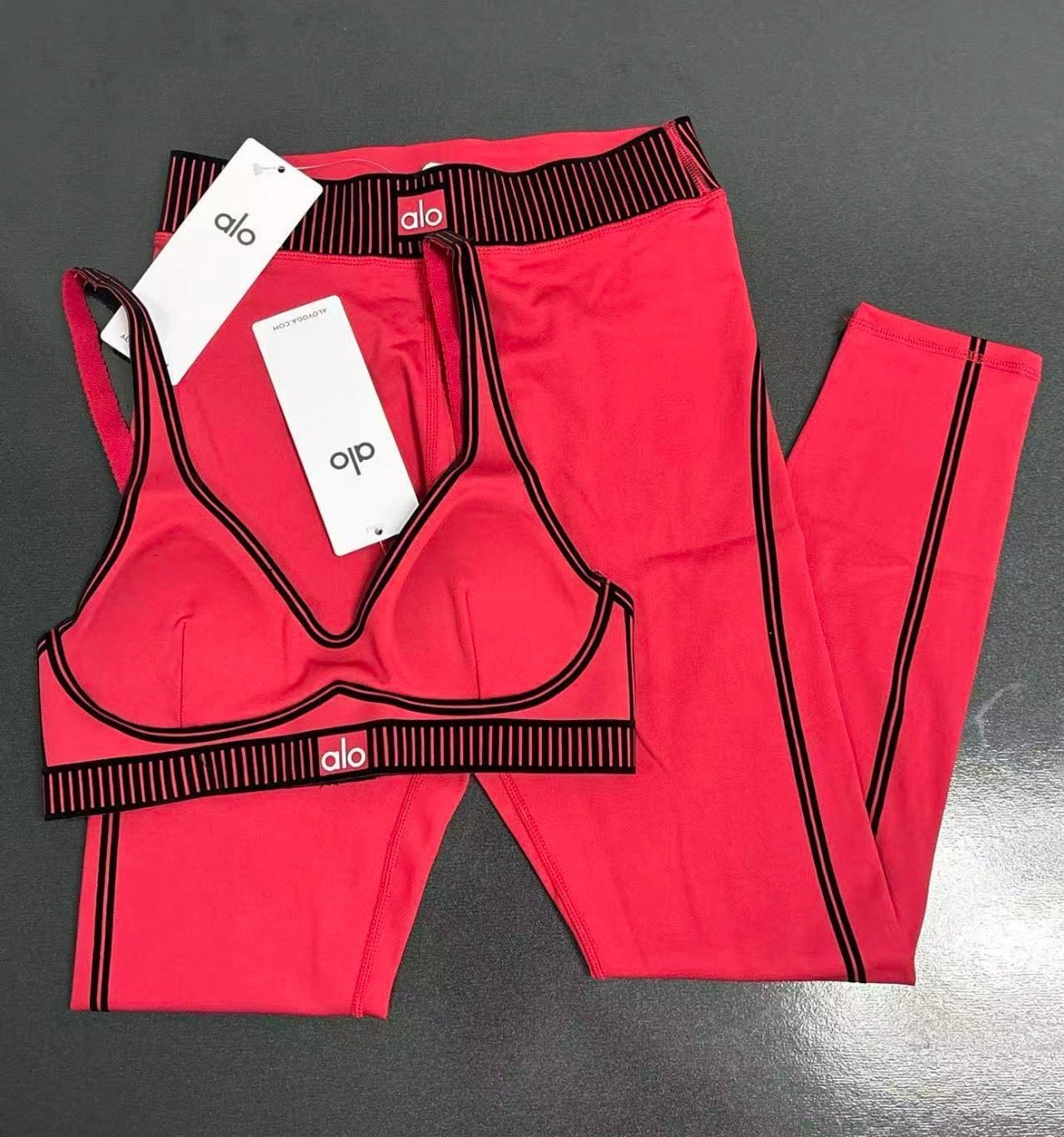 Alo Yoga Set